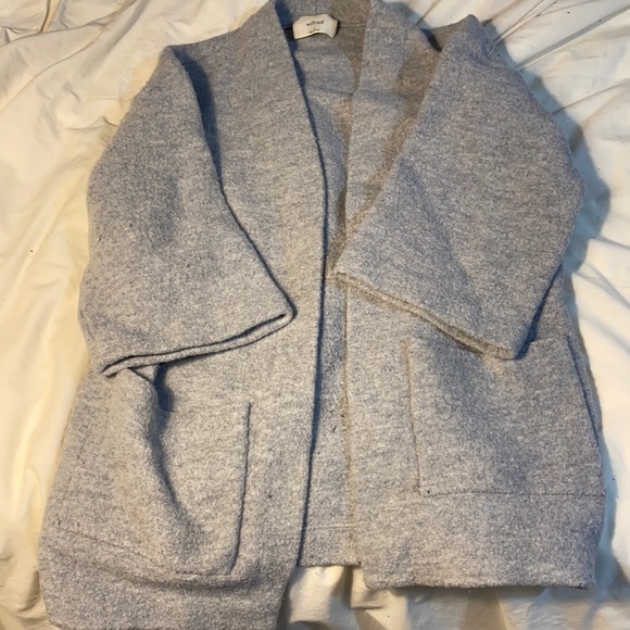 Aritzia Wilfred size M sweater - shrunk to an XS - Picture 2 of 2